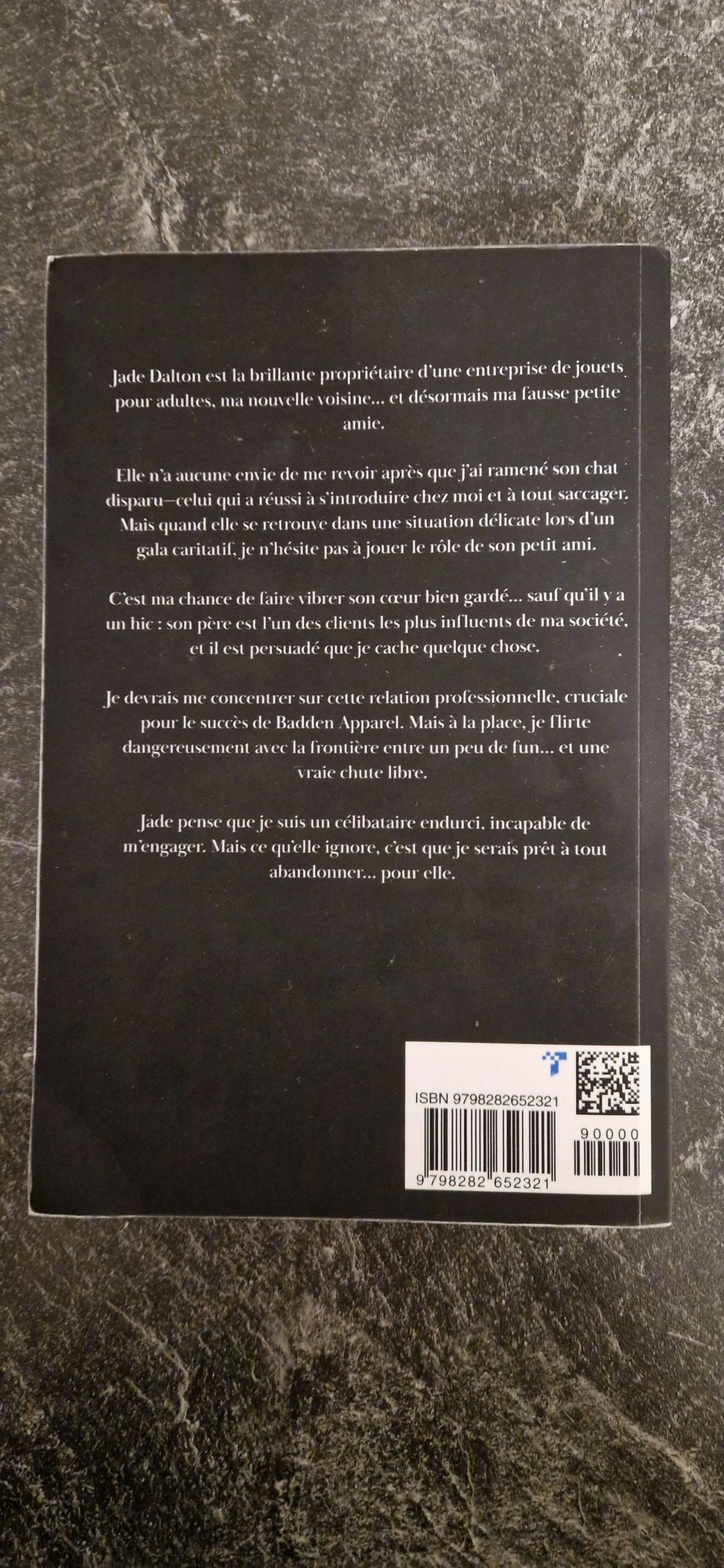 Livre Bad Neighbor de Maya Nicole – photo 2
